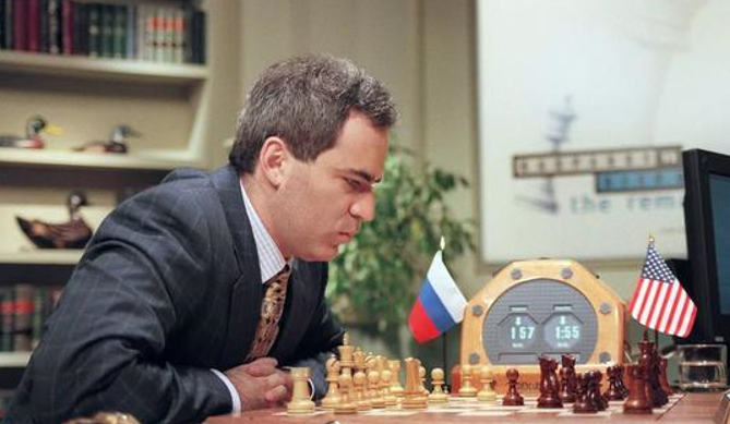 AlphaGo和深蓝在算法上有什么不同